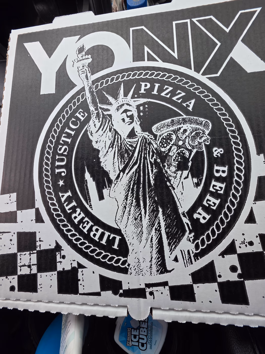 Yonx Pizza Bar & Co photo 3