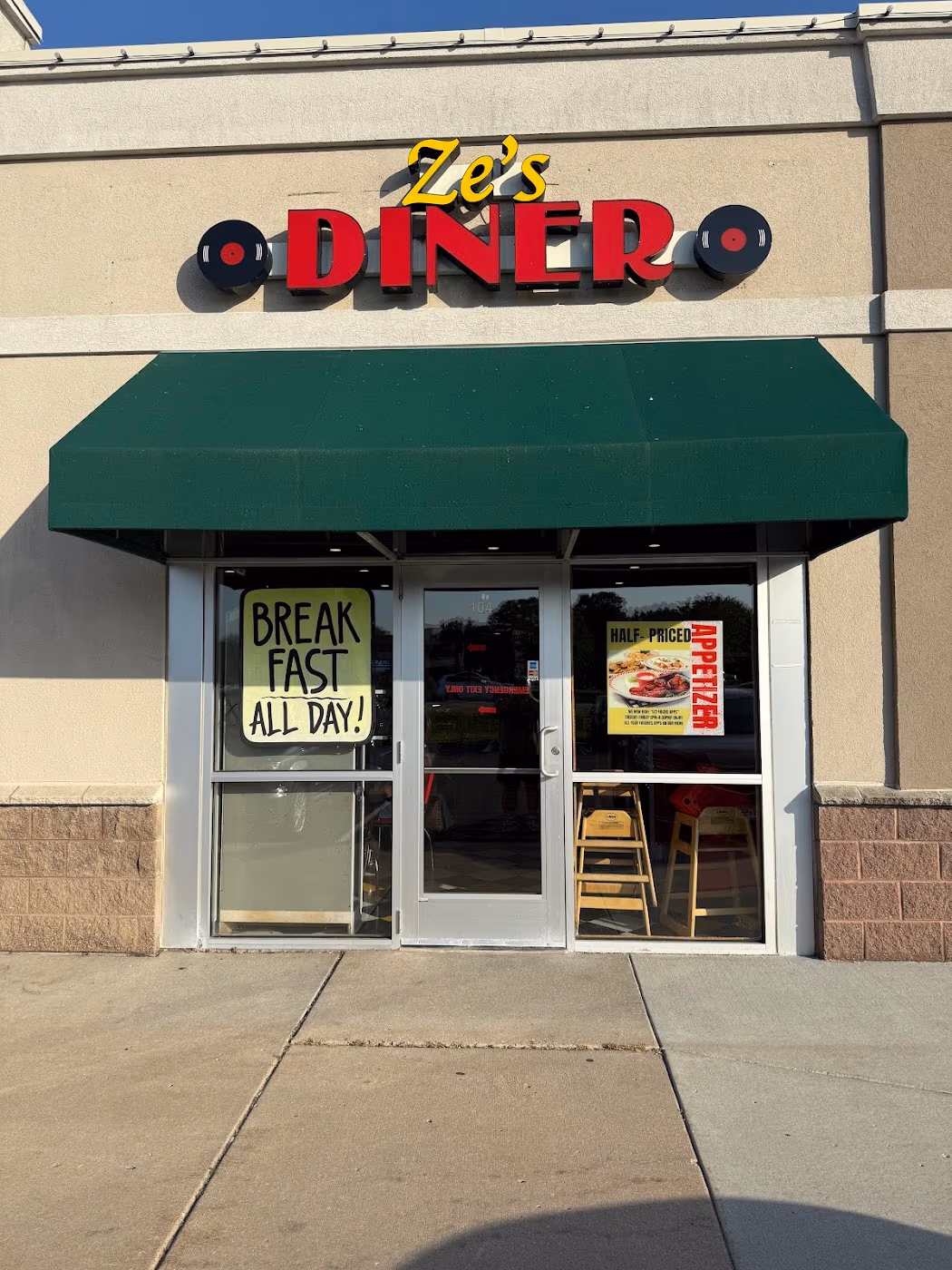 Ze's Diner Prior Lake photo 2
