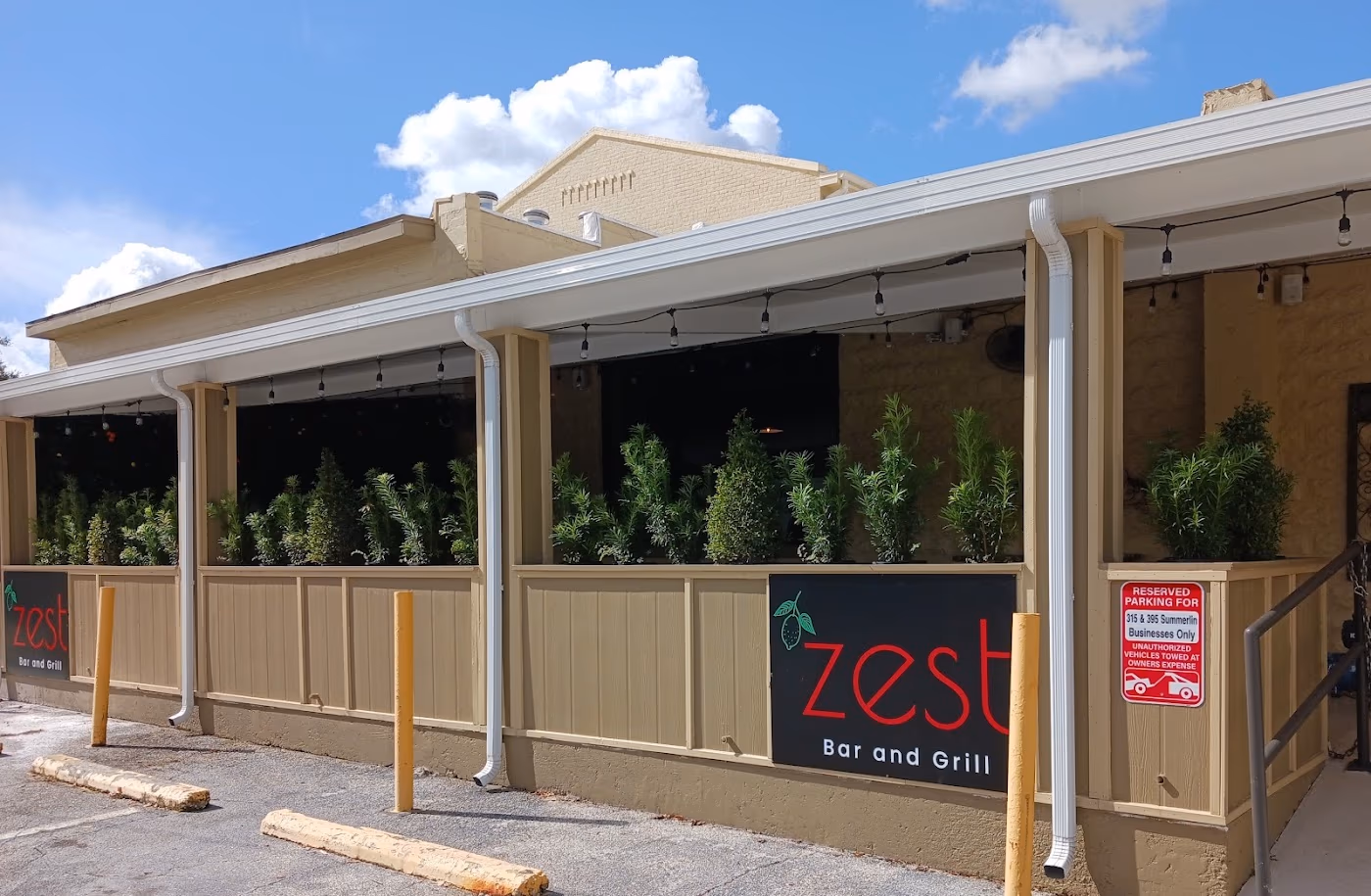 Zest Bar and Grill photo 4