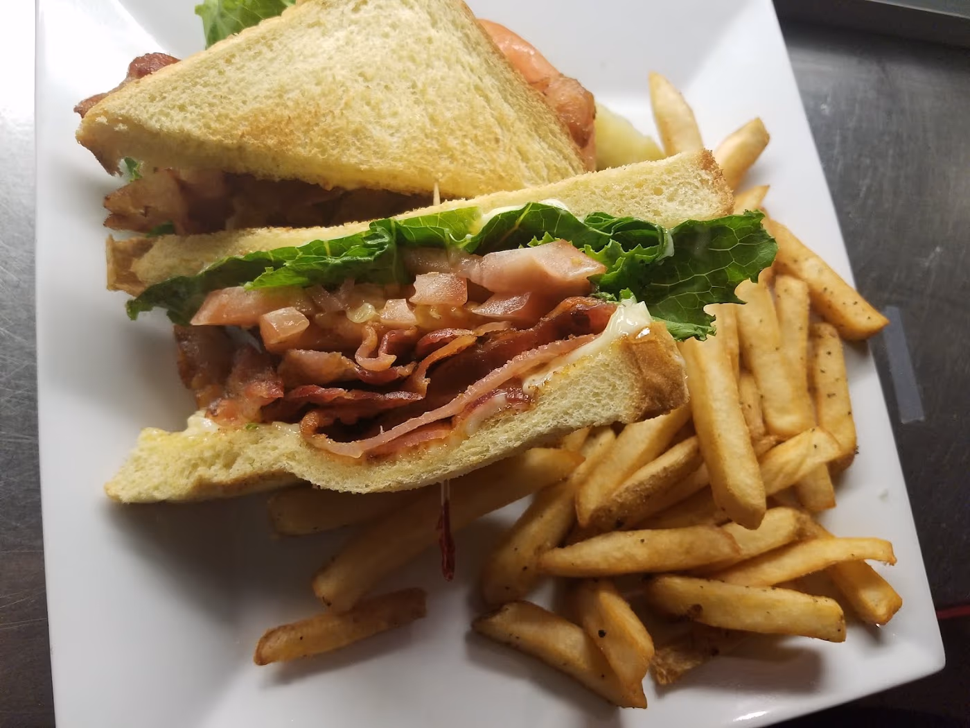 ZoGo's Sports Grill & Video Gaming photo 4