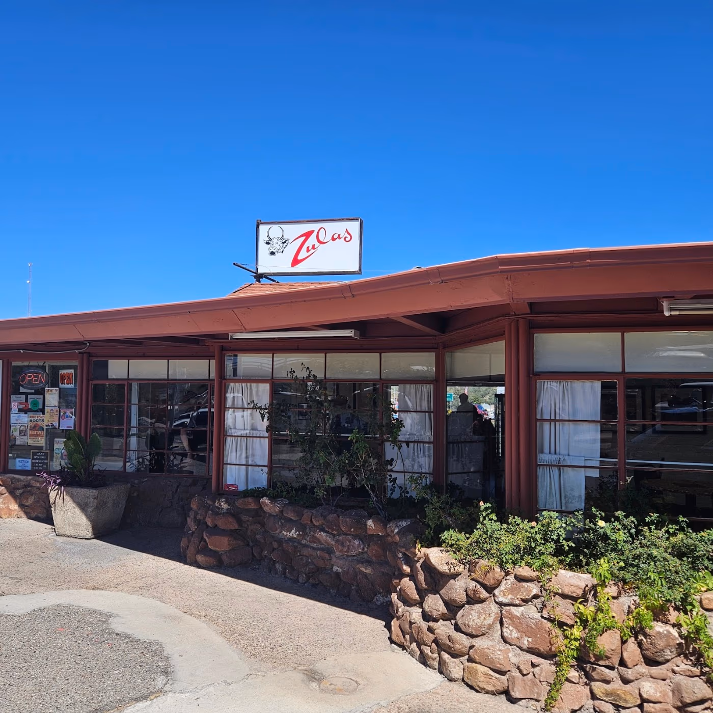 Zulas Restaurant